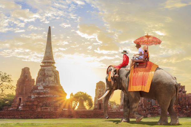 Thailand Do's and Don'ts-Riding the Elephant