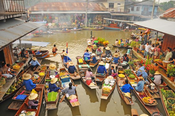 Thailand Do's and Don'ts-Strolling around the market