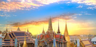 Wat Phra Kaew (Temple of the Emerald Buddha) Wat phra keaw -the emerald buddha bangkok Thailand