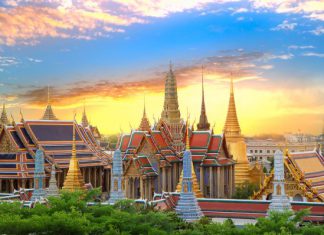 Wat Phra Kaew (Temple of the Emerald Buddha) Wat phra keaw -the emerald buddha bangkok Thailand