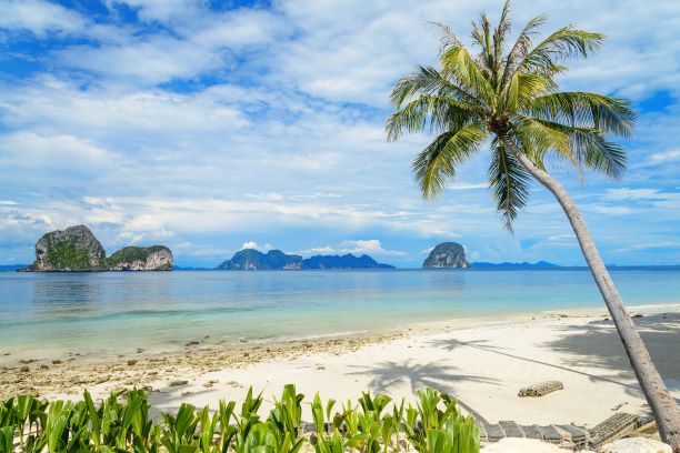 The beach at Ngai island, a connected line of Krabi - Trang
