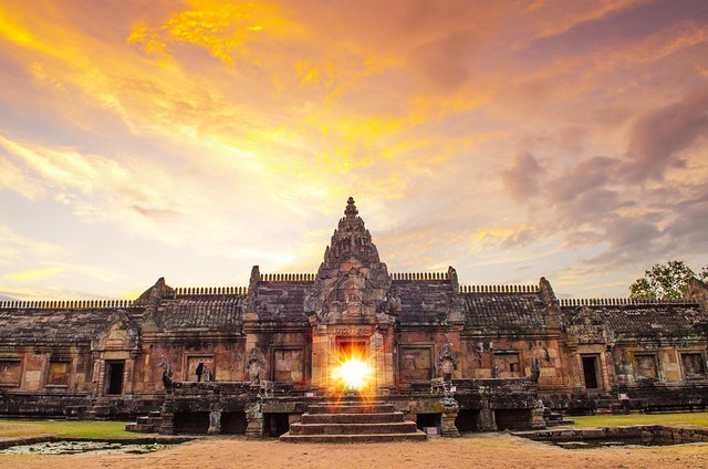 the sunrise that shines through all 15 temple doors