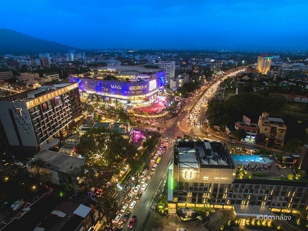Nimman-Road-Shopping-Area-in-Chiang-Mai-Thailand