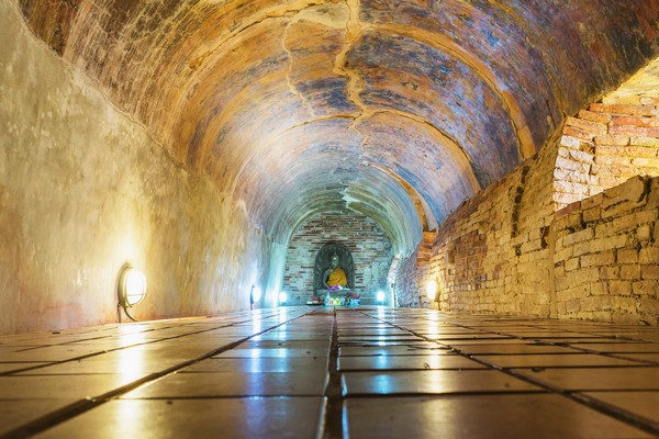 The Tunnel of Wat Umong