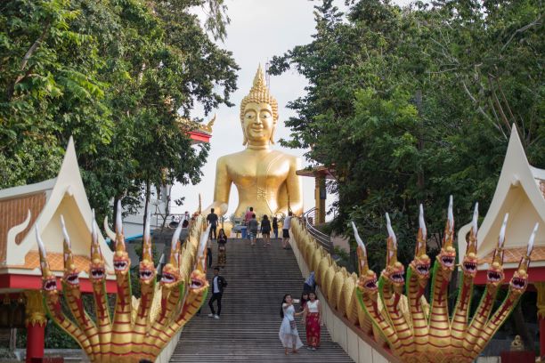 Pay Homage Wat Khao Phra Bat